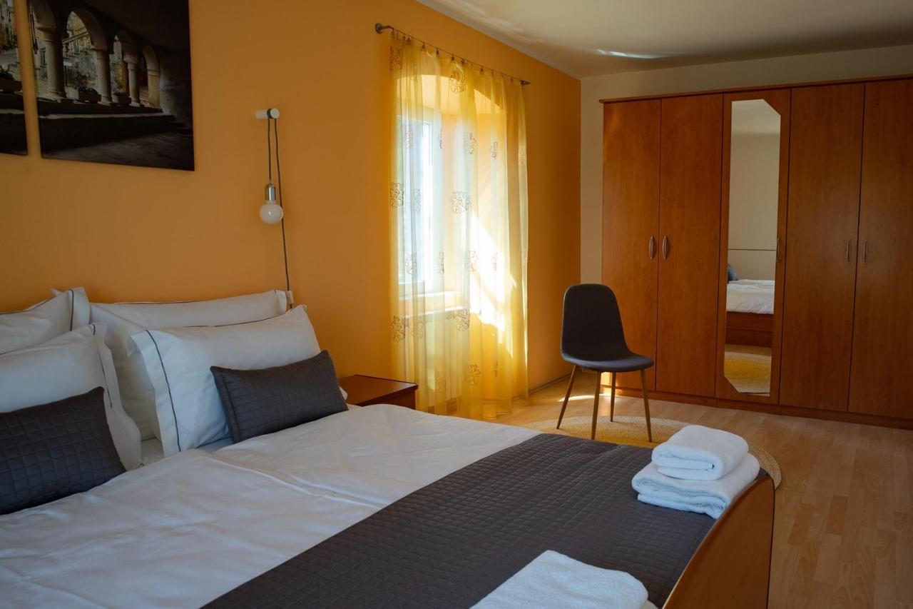 Olive Tree Apartments Umag Luaran gambar