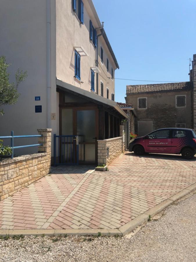 Olive Tree Apartments Umag Luaran gambar